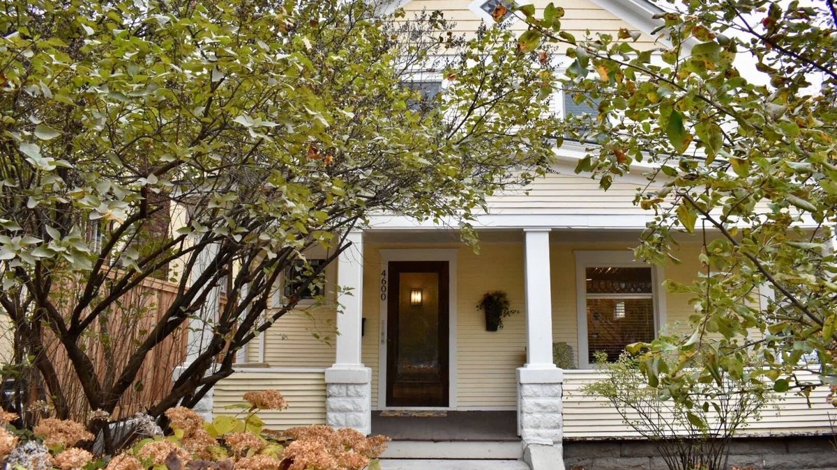 Southwest Minneapolis House | Rare Lake Harriet 4BR, great walking neighborhood yet min to downtown and MOA