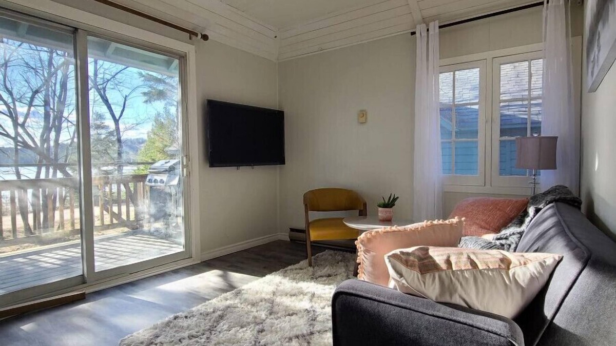 Dwight House | Rare Muskoka cottage on waterfront - Westview