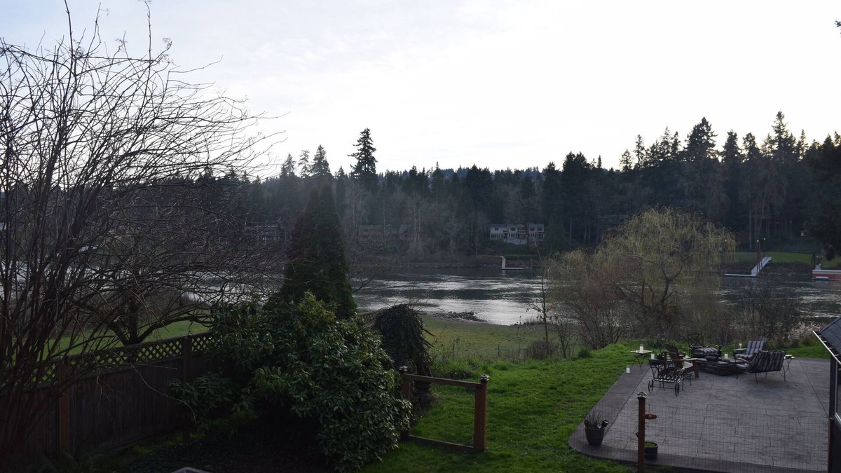 Concord House | Rare Riverside Retreat
