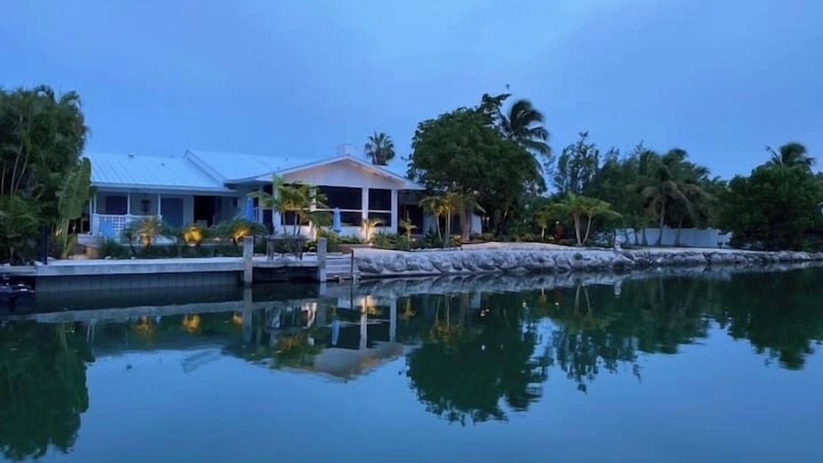 Sugarloaf Key House | RARE SINGLE STORY 2500 sq