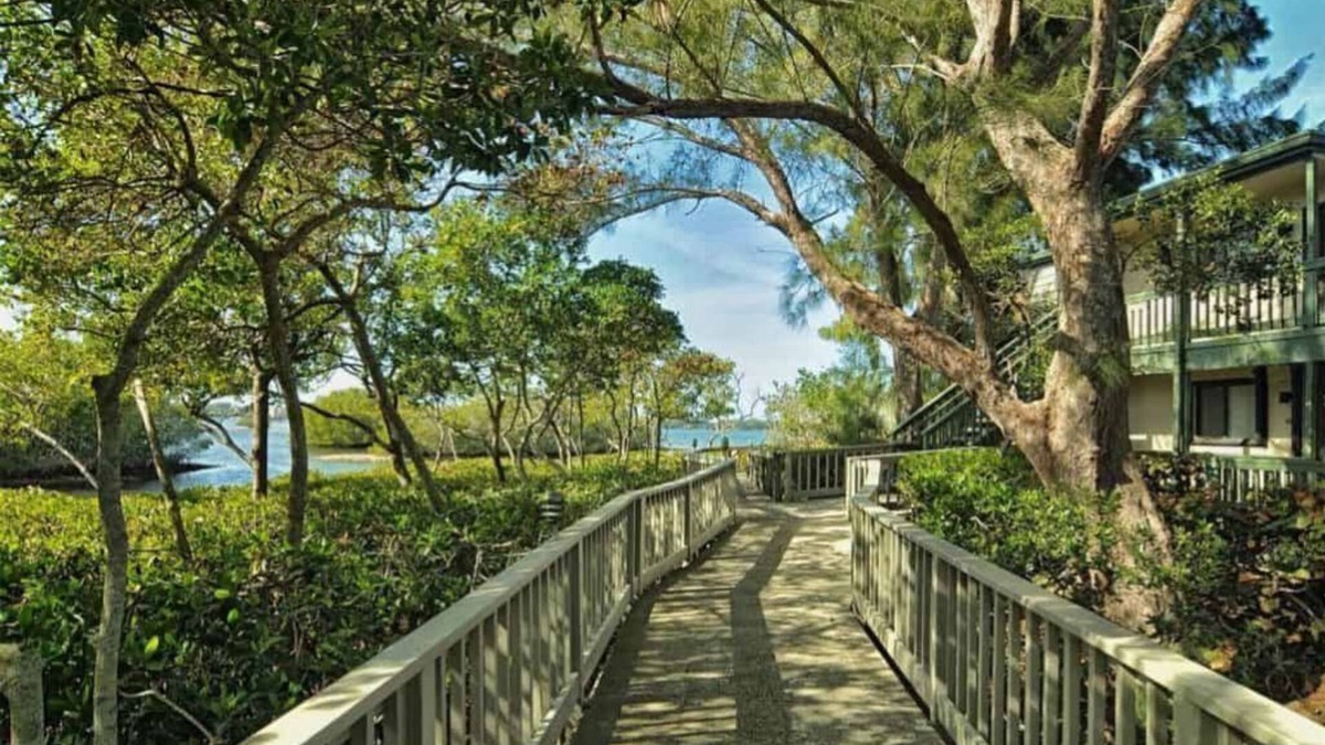 Vamo Condo | Rarely Available 2/2 Unit at Pelican Cove