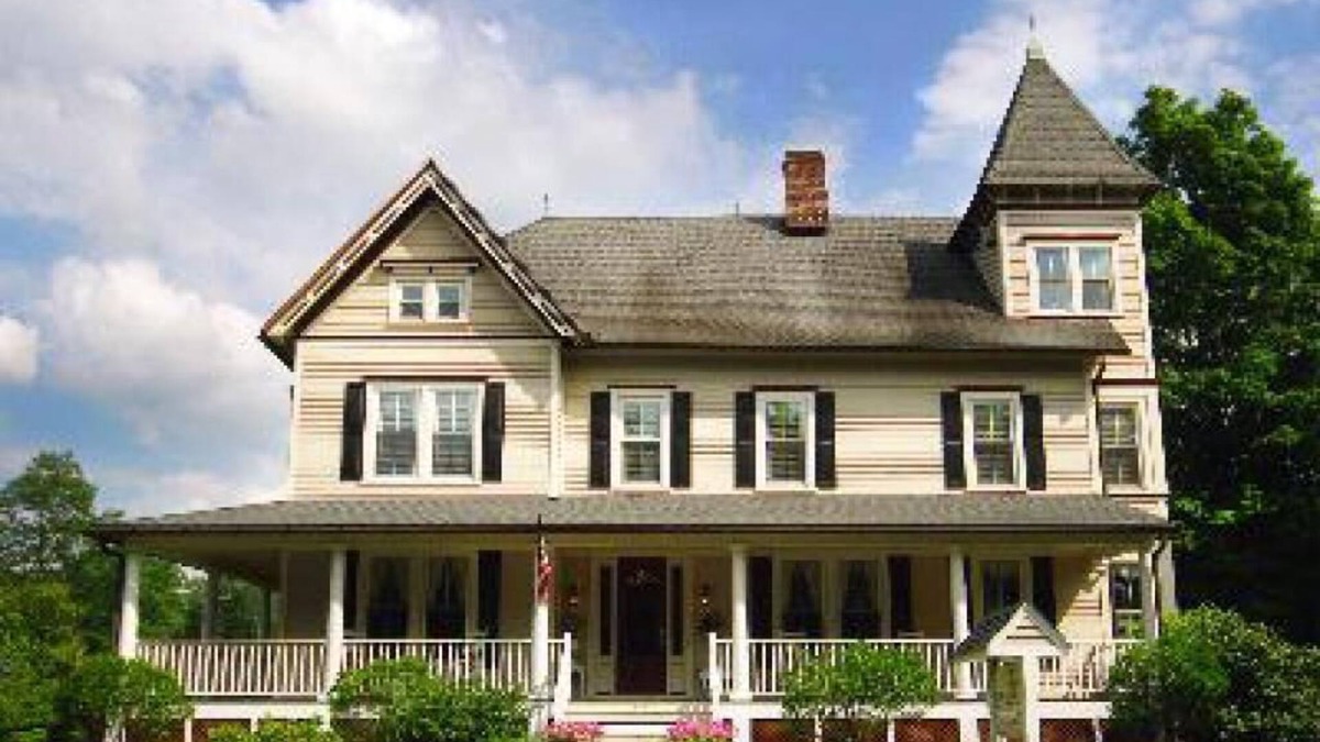 Califon Bed & Breakfast | Raritan Inn