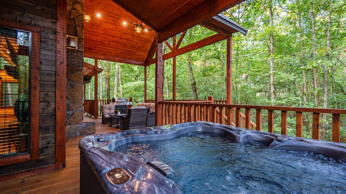 Broken Bow Cabin | Rated Top 10 One Bedroom + Oversized Deck + Game Room + Prime Location + Hot Tub