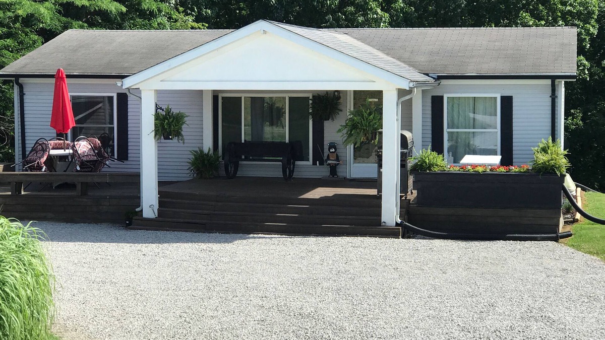 Moravia Cabin | Rathbun Lake, Deer Run Rental, & Fully Furnished Cabin!