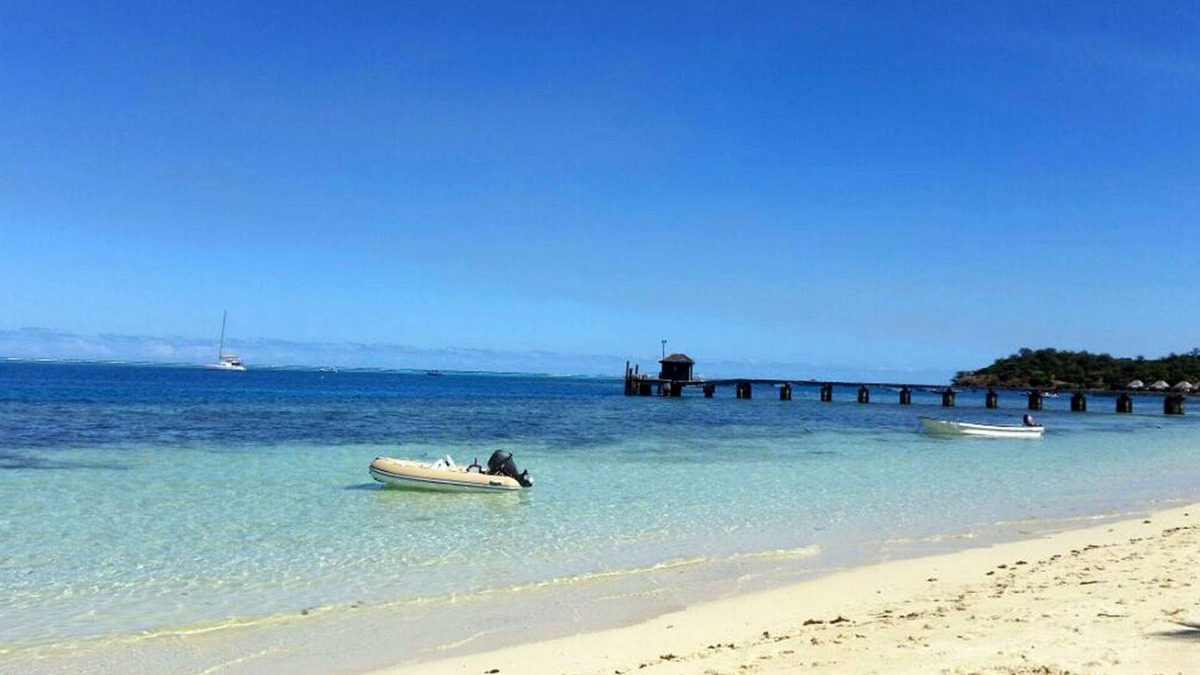 Mana Island Hostel | Ratu Kini Backpackers & Dive Resort