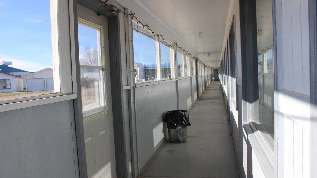 Youngstown Hotel | Raval Paradise Motel & RV Park