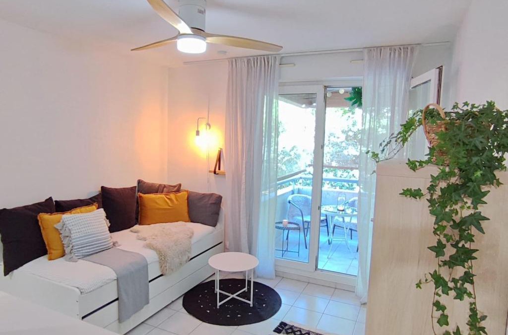 Residence Las Rebes Batiment Apartment | RAVAS Studio climatisé terrasse proche commerces