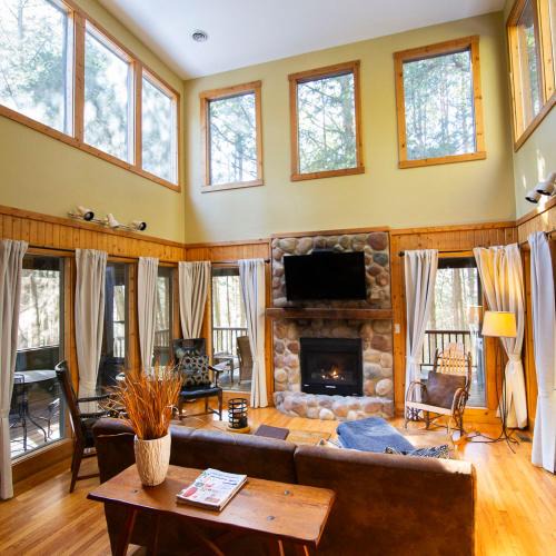 Logan House | Ravine - by The Chalets