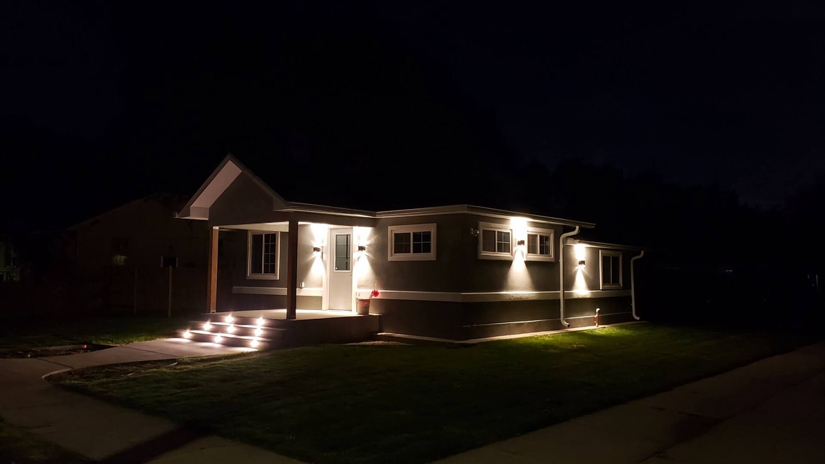 Scottsbluff House | Ravishing 2 bedroom 1 bath Hot Tub BBQ and Fire Pit