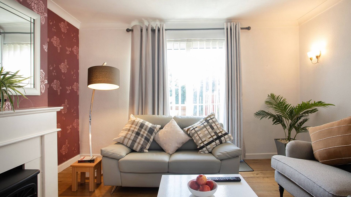 Ridgeway House | Rawmarsh House, Rotherham for Contractors & families (Hosted by: Emu-J stays)