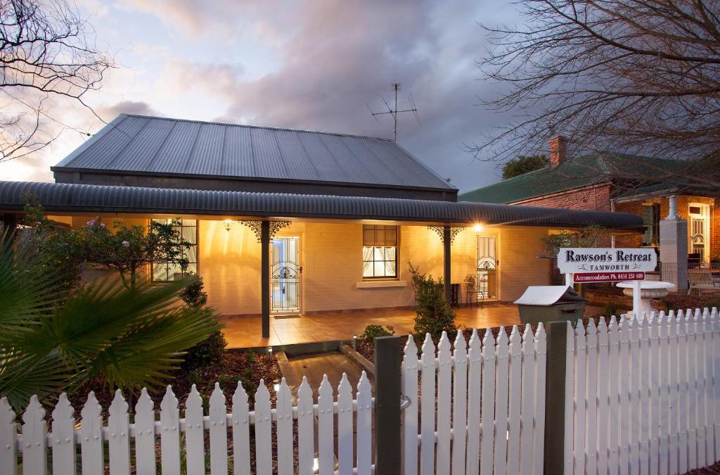 East Tamworth House | Rawson's Retreat - Five Bedroom Home - Walk CBD - Includes Breakfast
