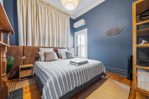 Henley Beach House | Rawsons shack Beachfront unit suits single or couple