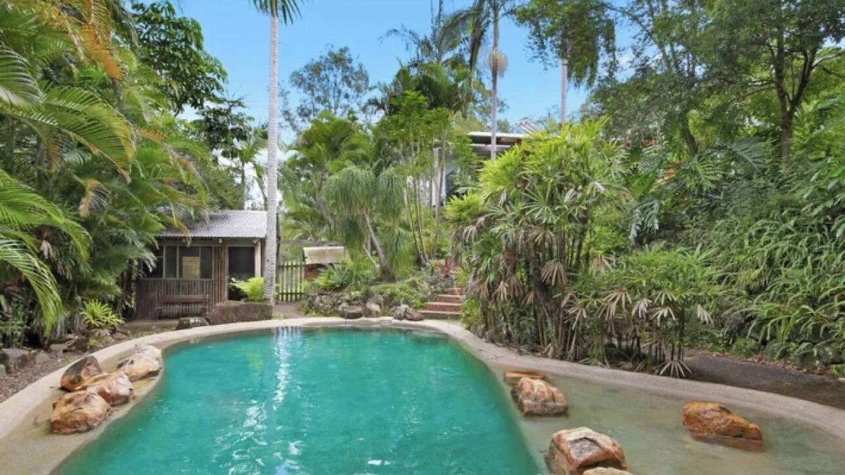 Tinbeerwah House | ‘Raylyn’ Noosa Hinterland Family Stay