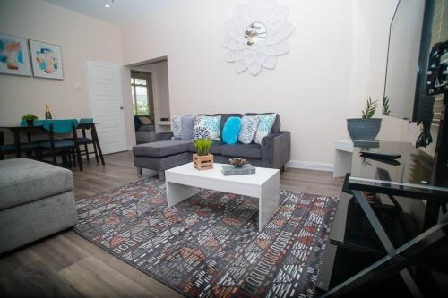 Woodbrook Apartment | RayneBow Chateau - Chic City Getaway