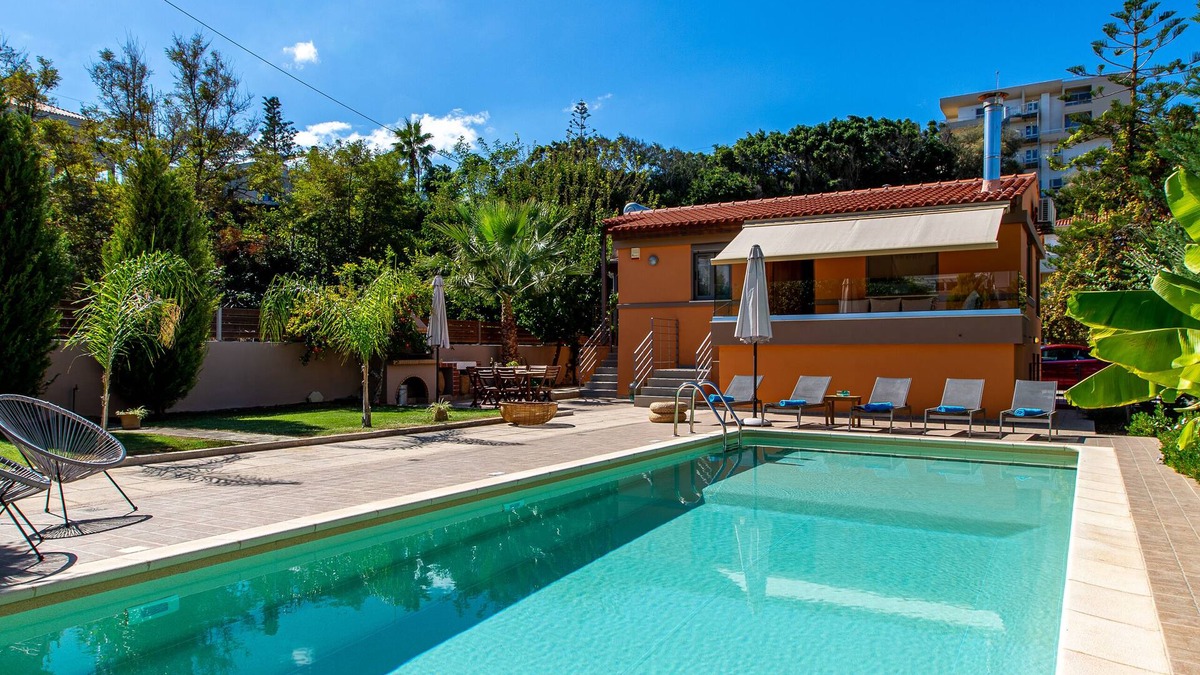 Kato Galatas Villa | Rea's Sea House with private pool (10m x 4m)