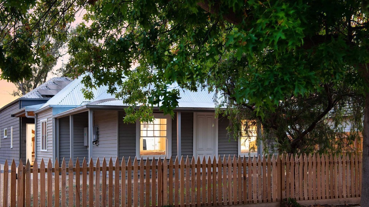 Clunes House | Reader's Rest - dog friendly accommodation in Clunes!