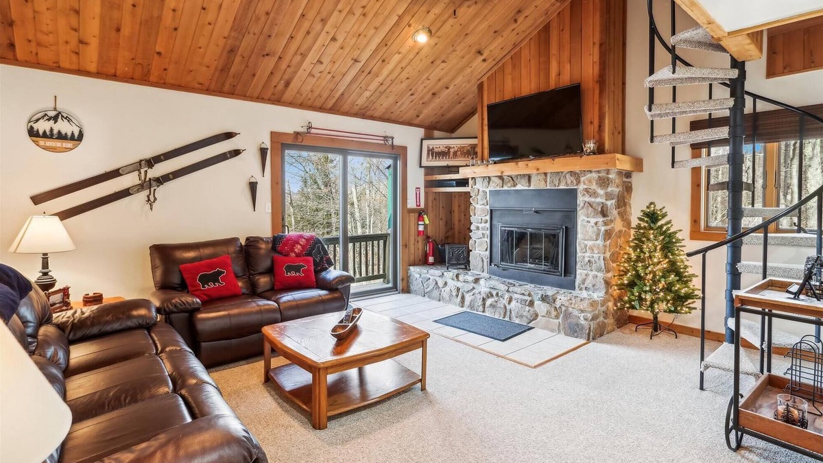 Canaan Valley Condo | Ready to ski? This is the place to be! Check out Ski Ride Inn!