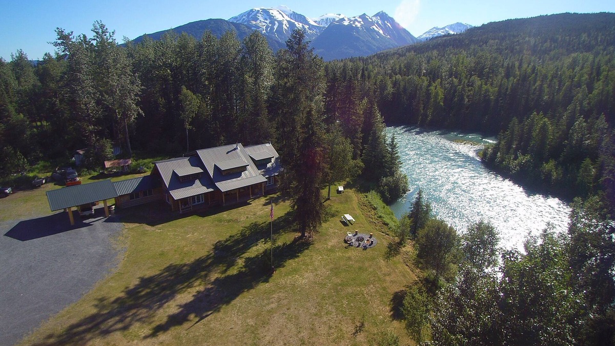 Crown Point House | Real Alaskan Riverfront Log home