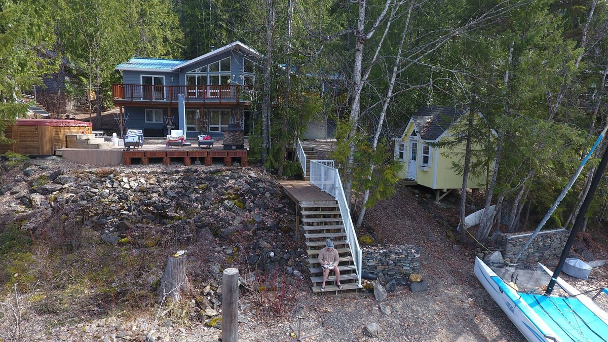 Eagle Bay House | Really beautiful Lakefront Home !