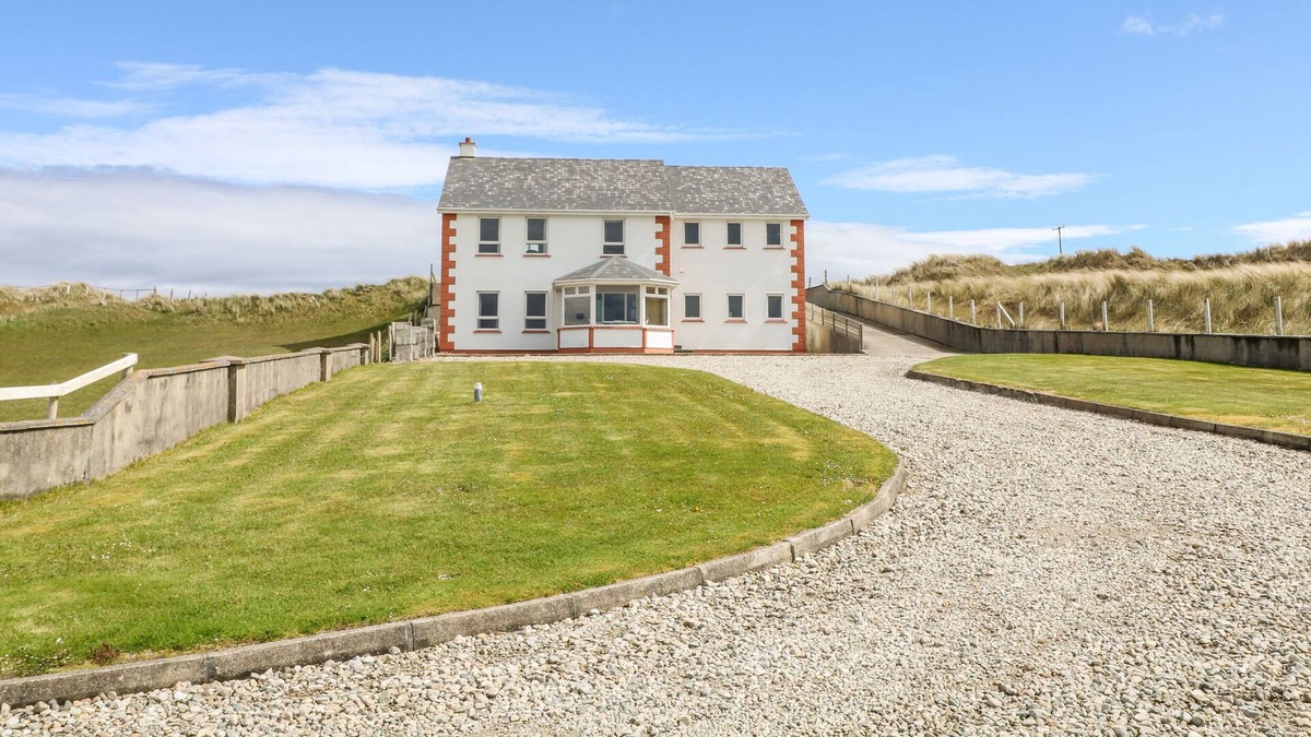 Derrybeg House | REALT NA FARRAIGE, family friendly in Derrybeg, County Donegal