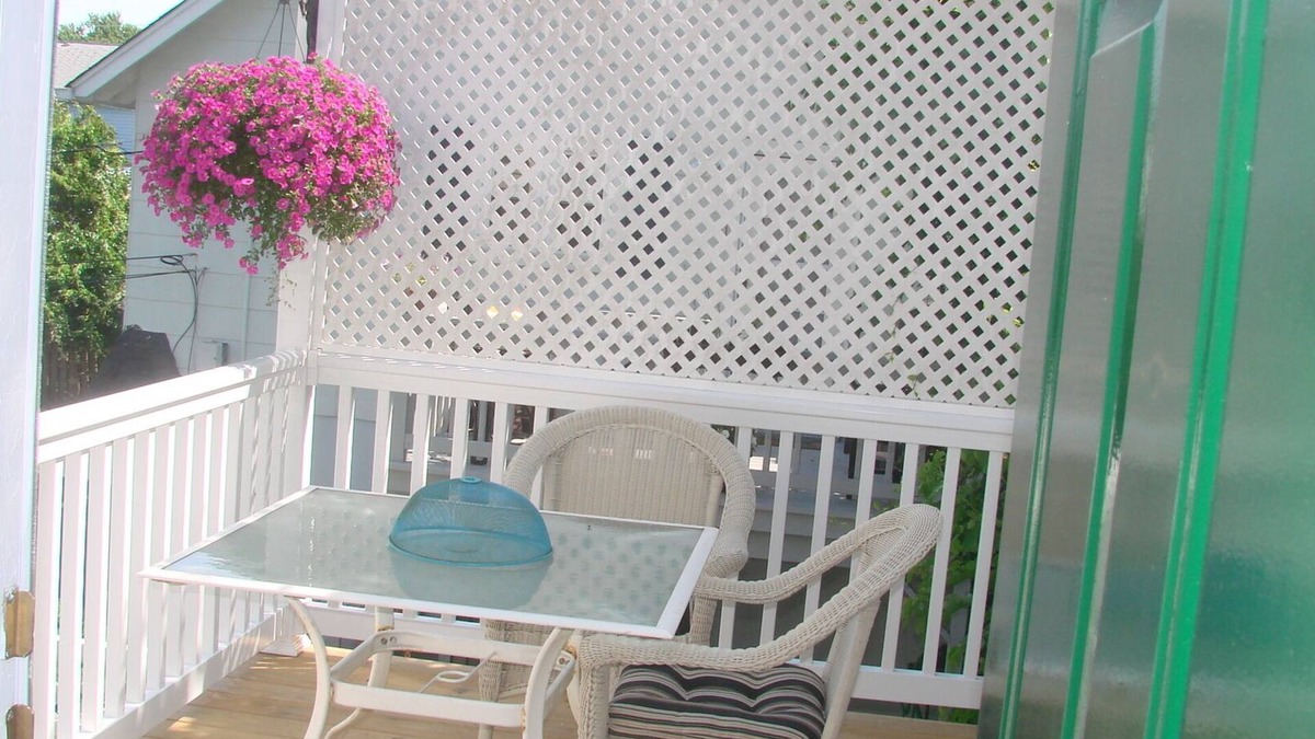 Spring Lake Heights House | *REASONABLE RATES!* Quiet, comfortable and clean. 4 Blocks from the beach!