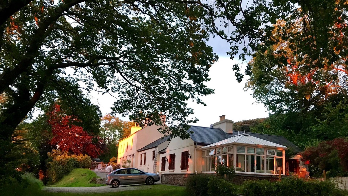 Sulby House | Reayrt Aalin is located in a peaceful rural setting just a few minutes from Ramsey in the north of t
