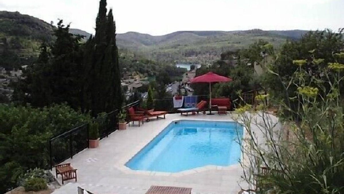 Esparron-de-Verdon House | Recent house with private swimming pool, quality services.