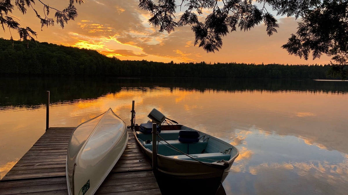 Tweed Cottage | RECENT LISTING: Elegant Living Space; Nature Lover's Haven; Chef's Paradise