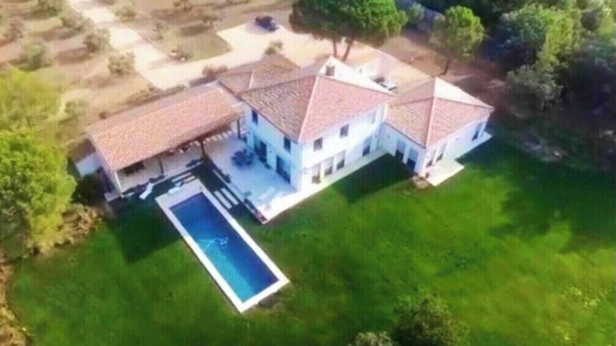 Bras House | Recent villa, ideal for 2 families, 3 independent modules, swimming pool, 2.5 ha park