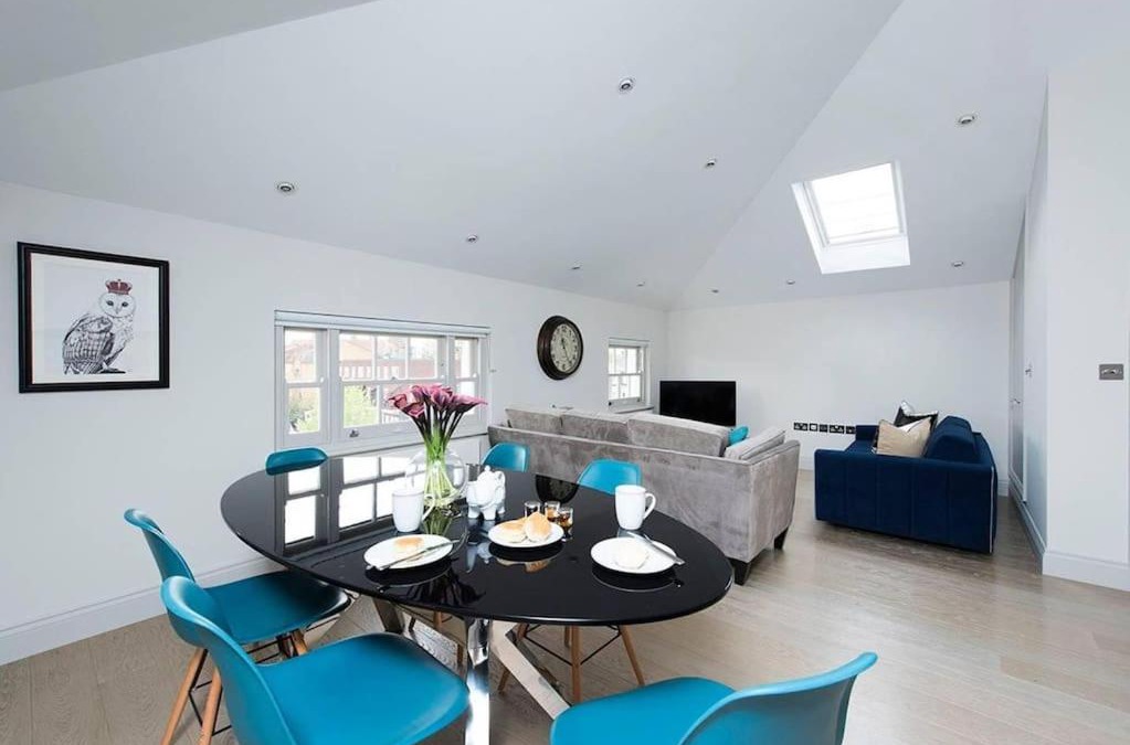 Askew Apartment | Recently redecorated bright and spacious 1BR flat in West London
