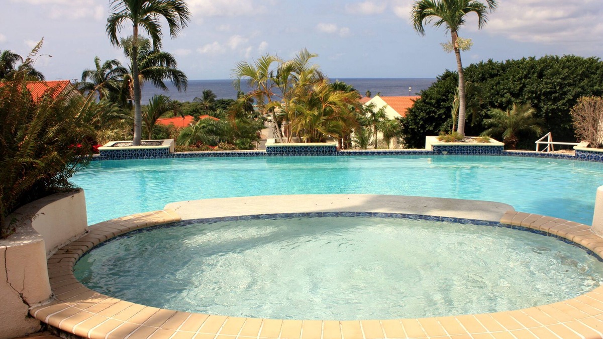Piscadera Apartment | Recently redecorated spacious apartment in luxury Royal Palm Resort