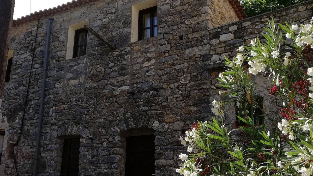 Lefktron House | Recently reinovated stone-tower!
