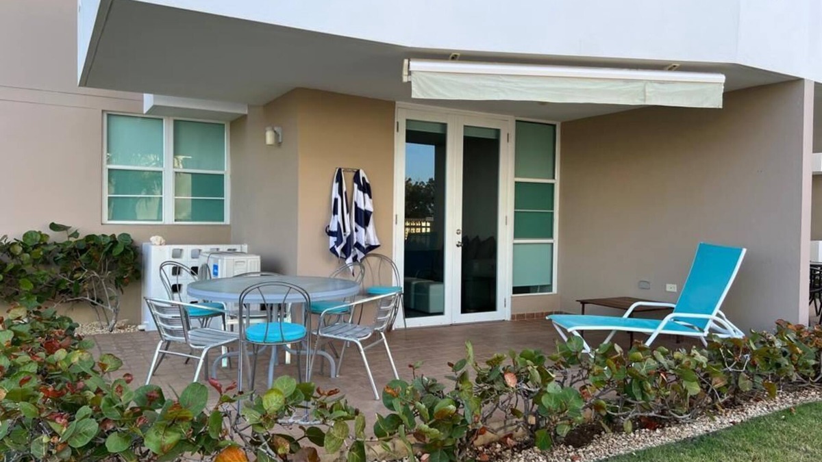 El Combate Apartment | Recently remodeled 2 bed/2bath apartment 5 minutes walking distance to the beach