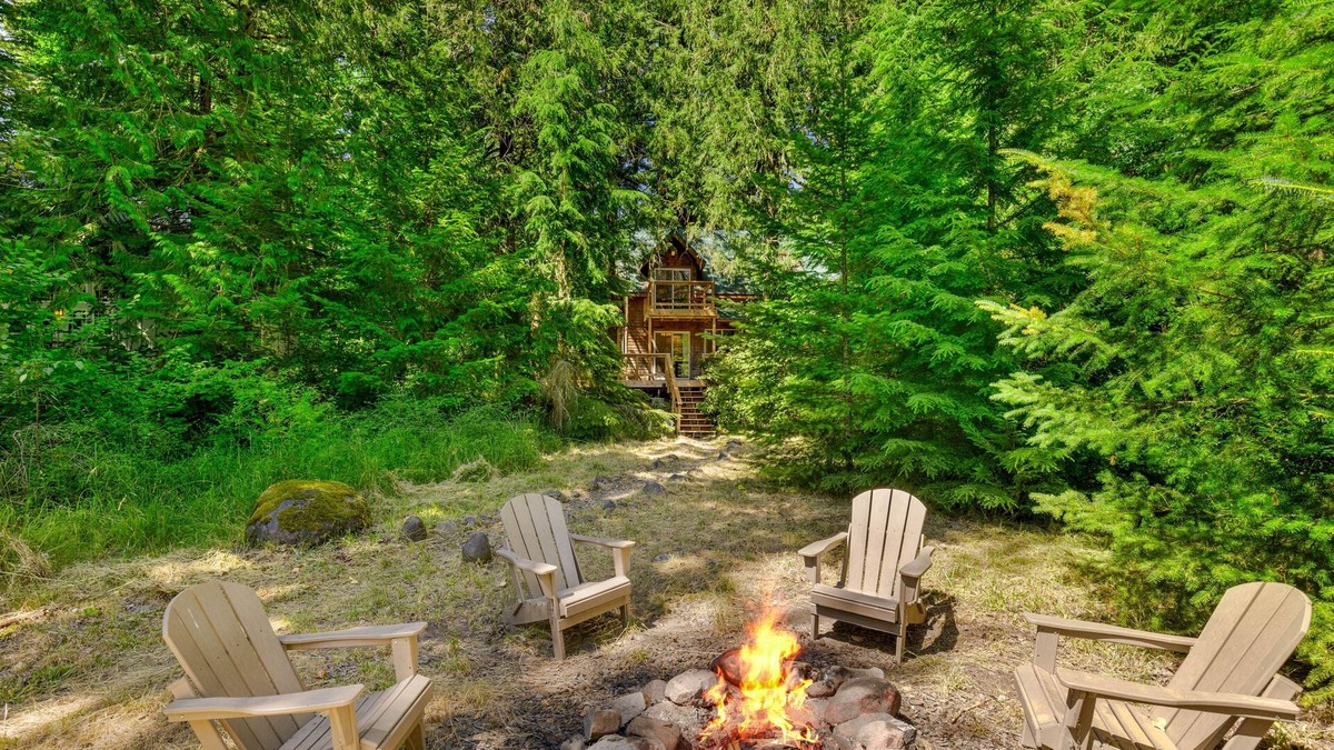 Mount Hood Village Cabin | Recently remodeled riverfront home with fireplace, firepit & W/D - dog-friendly