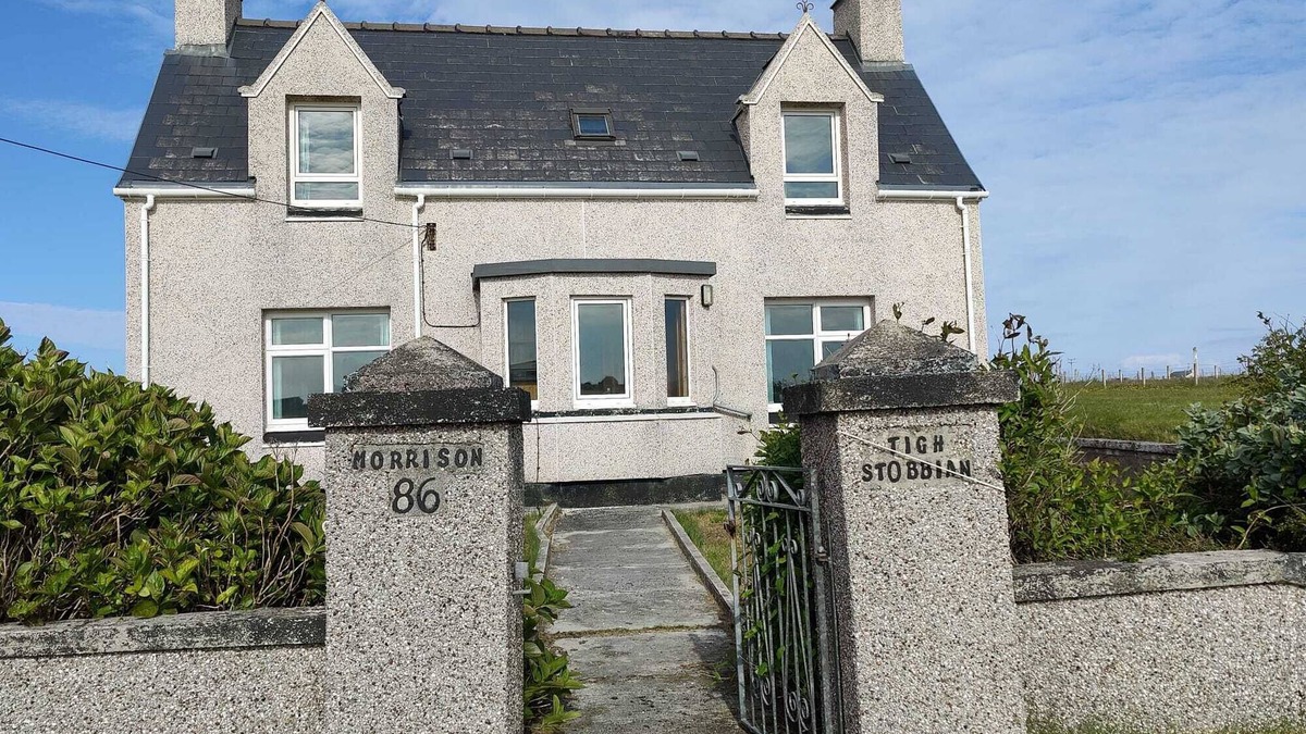 Isle of Lewis House | Recently Renovated Spacious 3-bedroom House in Extensive Gardens