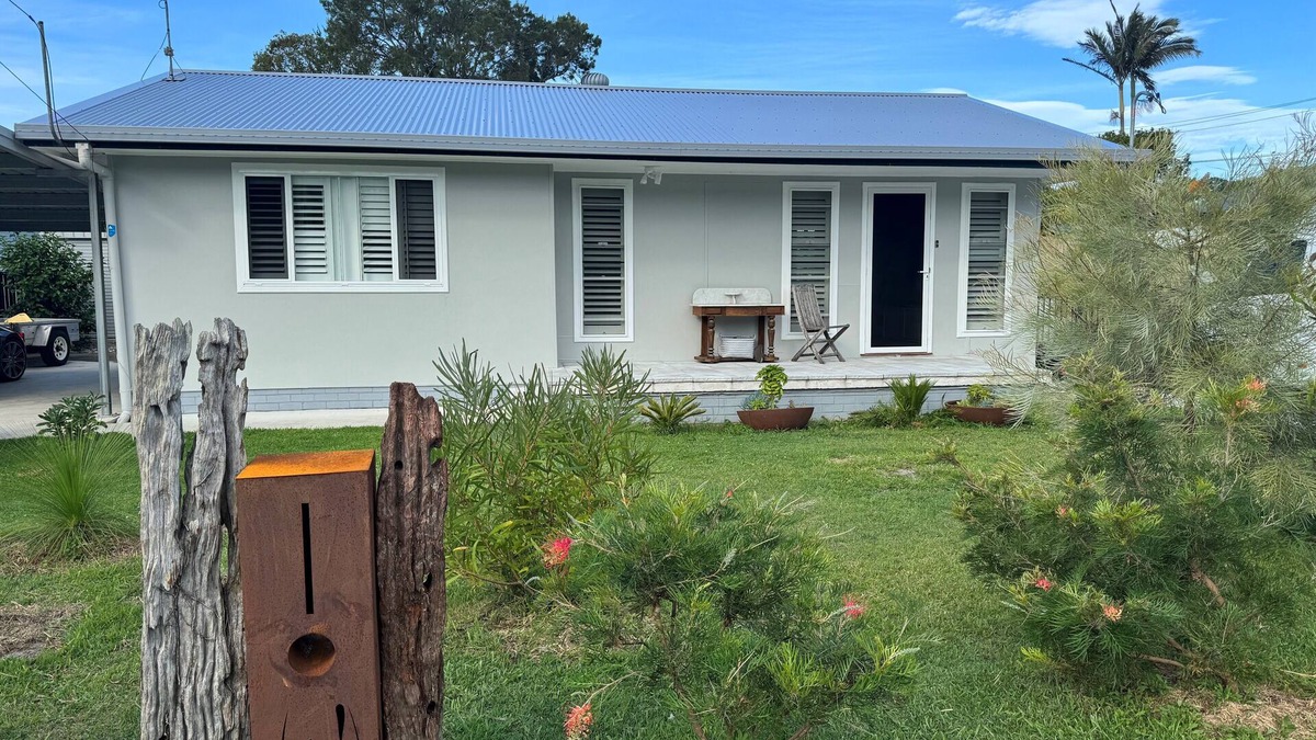 Sawtell House | Recently renovated Cottage easy walk to stunning Sawtell beach