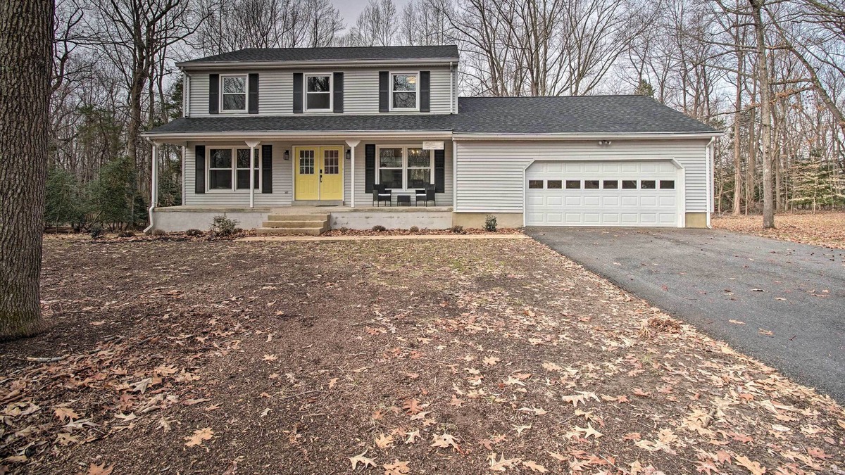 La Plata House | Recently Renovated Family Home w/ Deck & Yard