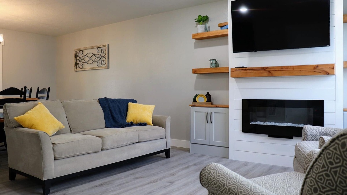 Lindon House | Recently Renovated, great location, close to freeway, lakes, slopes, and more.