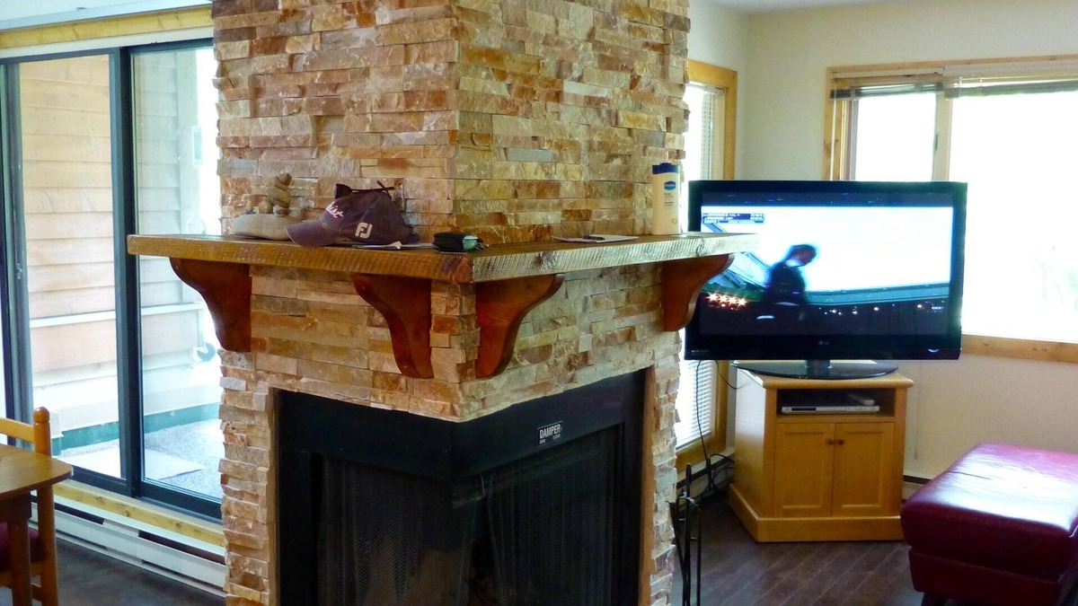 East Kootenay Condo | Recently renovated Main Floor 2 Bedroom/2 Bath Condo backing onto Toby Creek