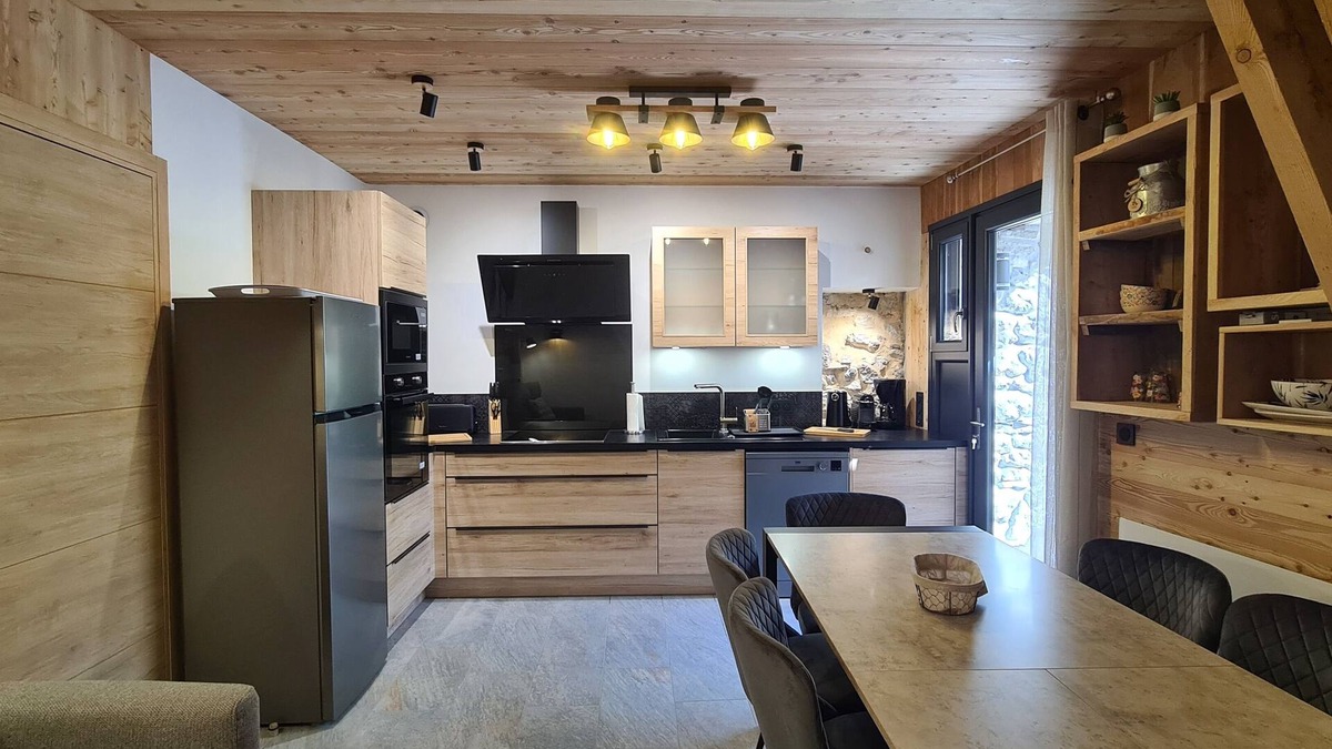 Chorges Cottage | Recently renovated mountain dwelling*, terraces with lake, mountain and forest views.