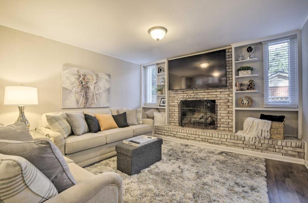 Raleigh House | Recently Renovated Raleigh Retreat with Patio!