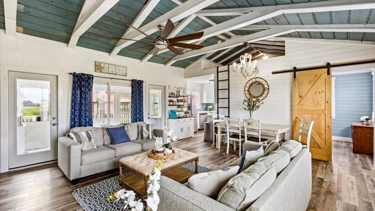 Freeport House | RECENTLY UPDATED Beautiful Ocean/Bay View Surfside Retreat - short walk to Beach