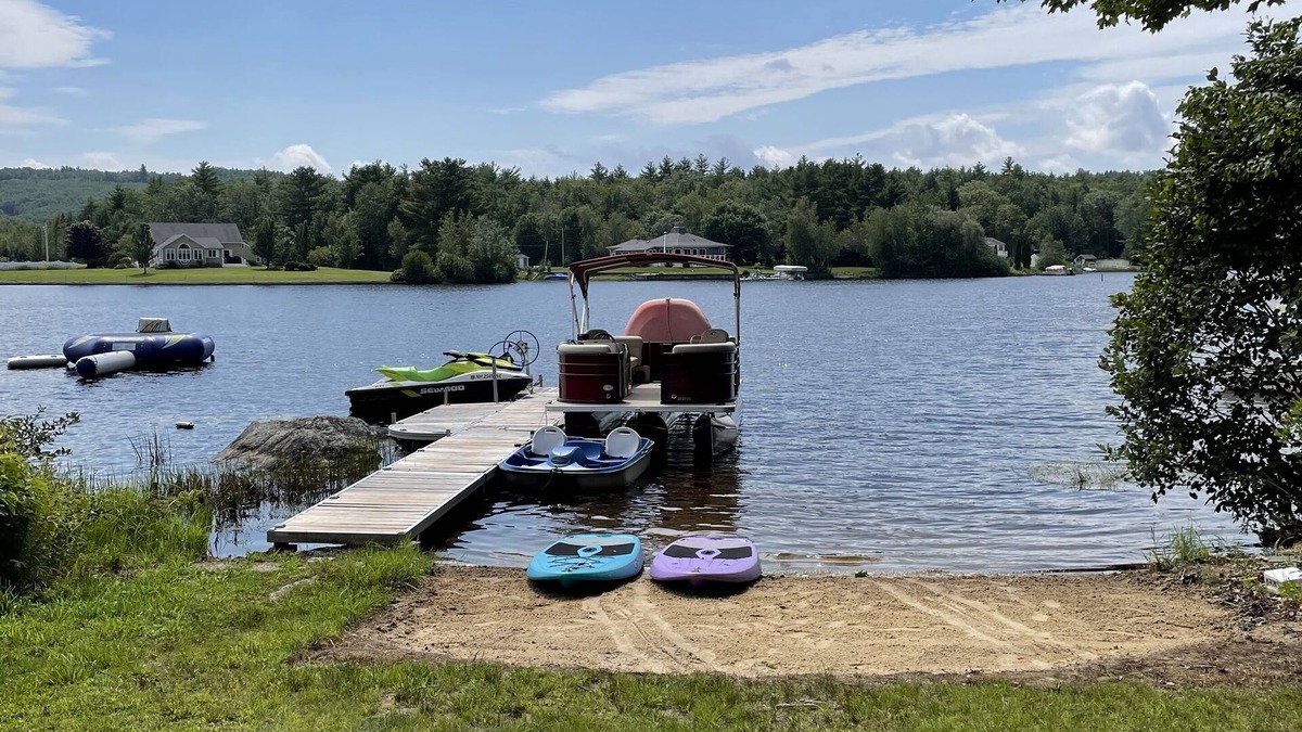 Epsom House | Recently Updated, Spacious Lake House