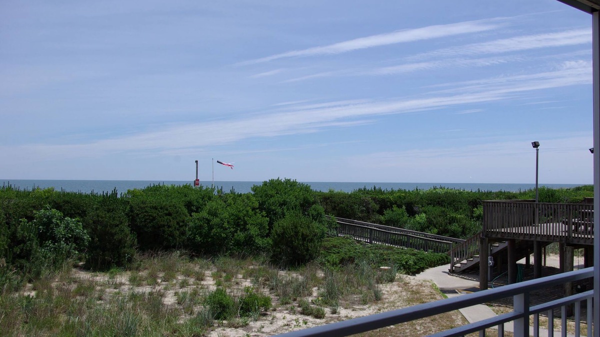 Fenwick Island Condo | Recently Updated OCEANFRONT Condo/Pool