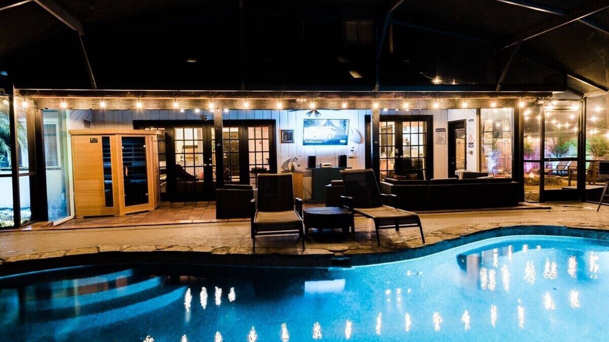 Longwood House | Recharge @ Timberland Lodge: Pool Hottub Sauna