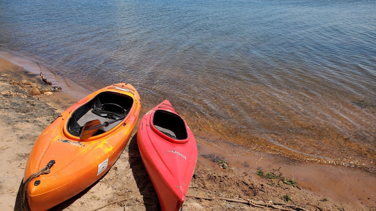 Ashland House | Reconnect with family & friends while enjoying panoramic views of Lake Superior
