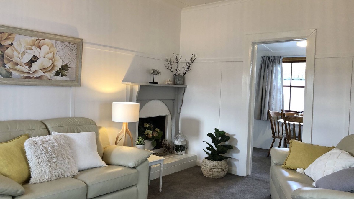 Kingston Beach Cottage | Recreation Cottage - charming quiet beach getaway