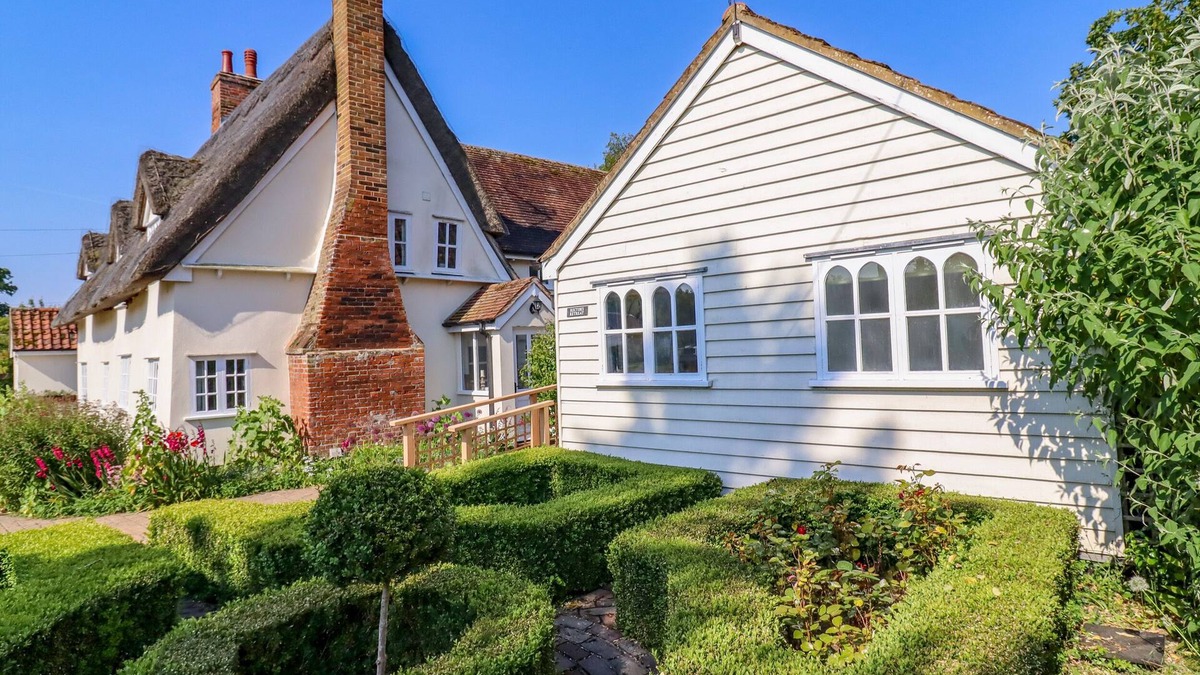 Kettlebaston Cottage | RECTOR'S RETREAT, romantic, with a garden in Bildeston