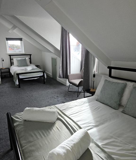 Gateshead Apartment | Rectory5 - 5 bedroom 7 beds Parking Perfect for Contractors