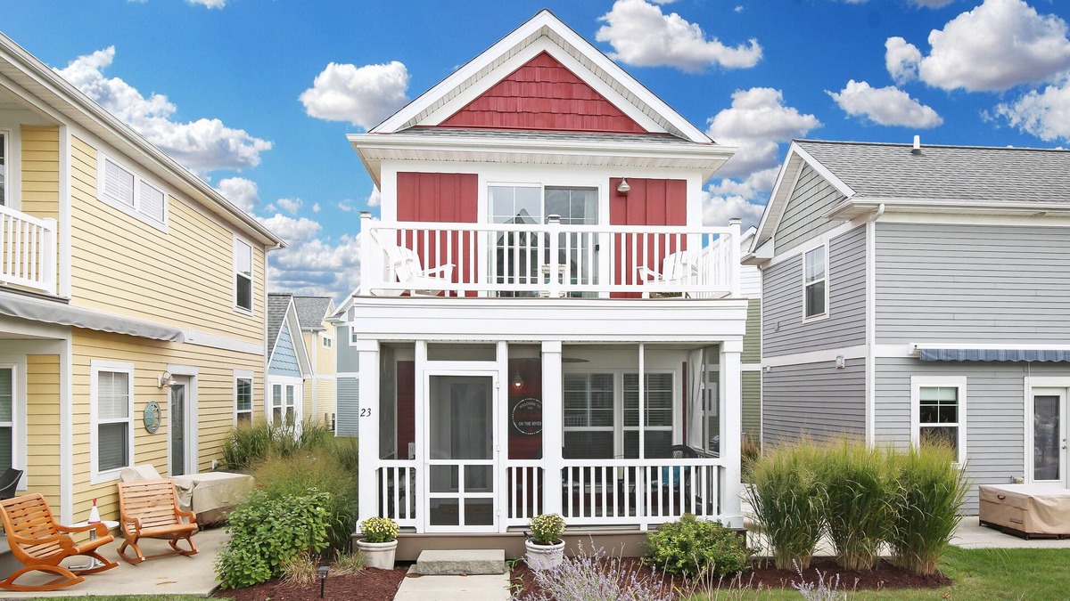 Ottawa House | Red Anchor | 2 Bed, 2.5 Bath